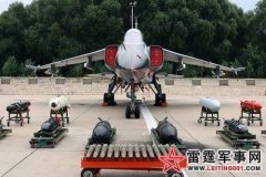 歼轰-7攻击机，中国“飞豹”
